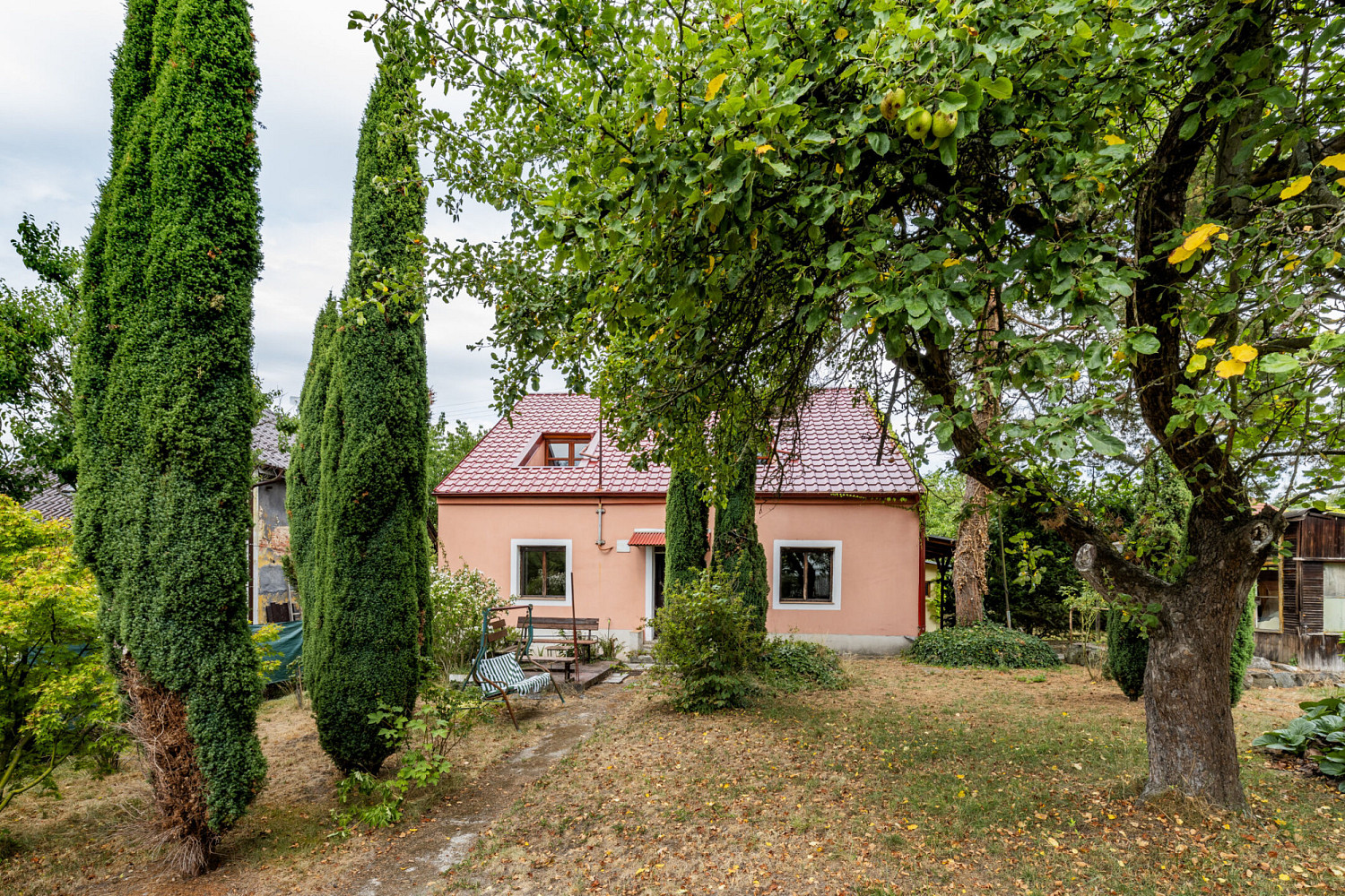 Prodej domu 200 m² s pozemkem 727 m² – fotografie 2