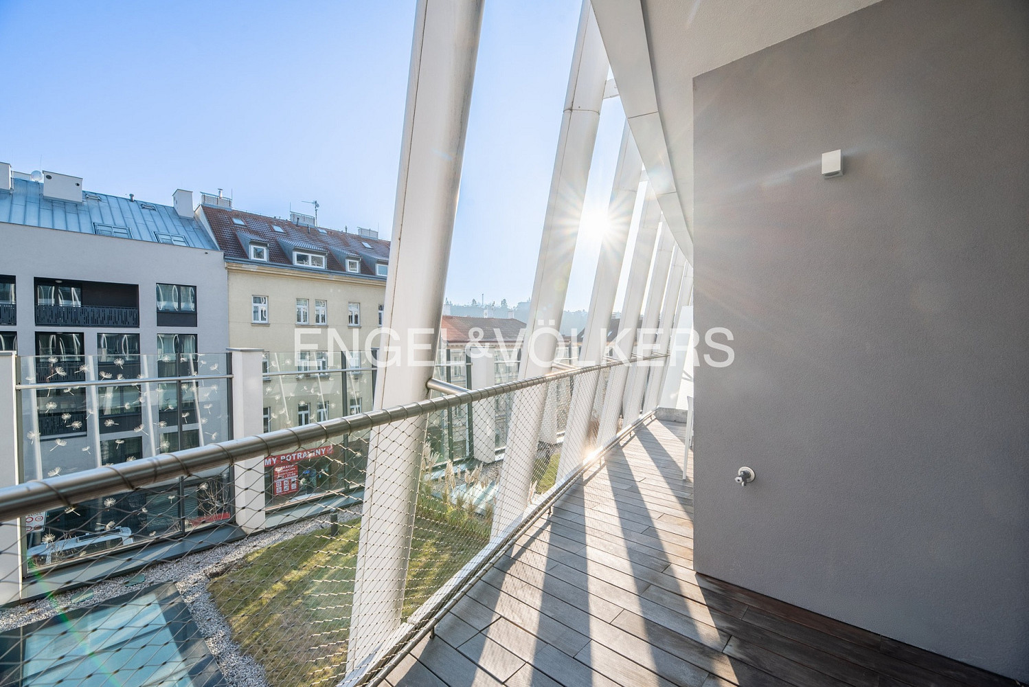 Pronájem bytu 2+kk 73 m² – fotografie 3