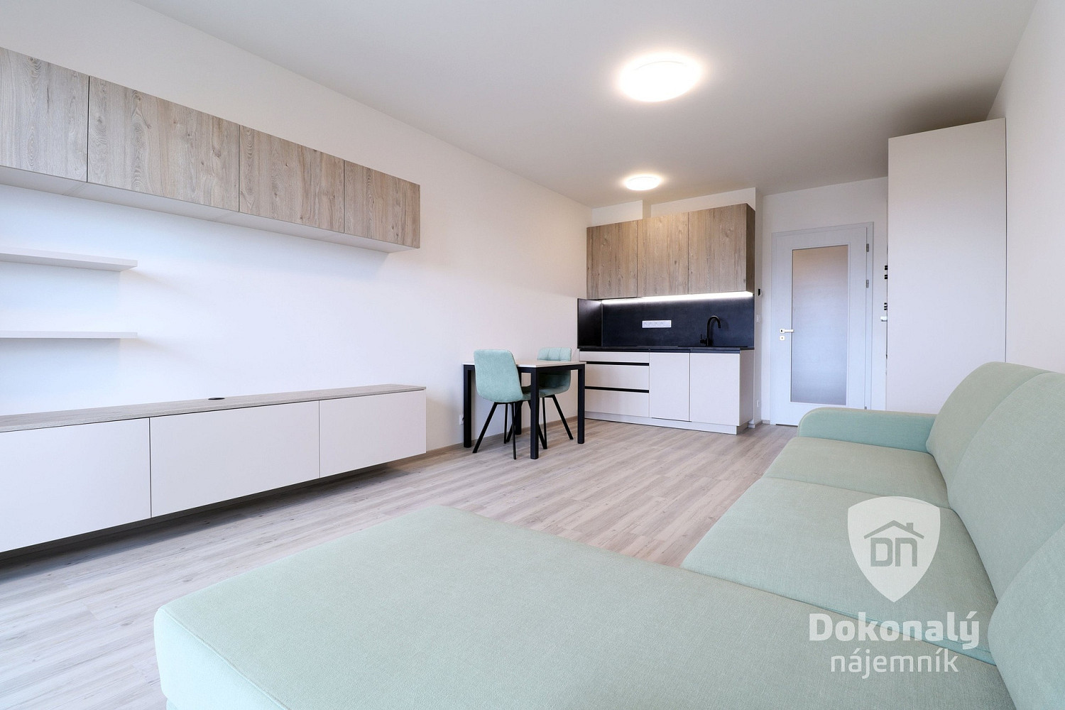 Pronájem bytu 1+kk 34 m² – fotografie 2