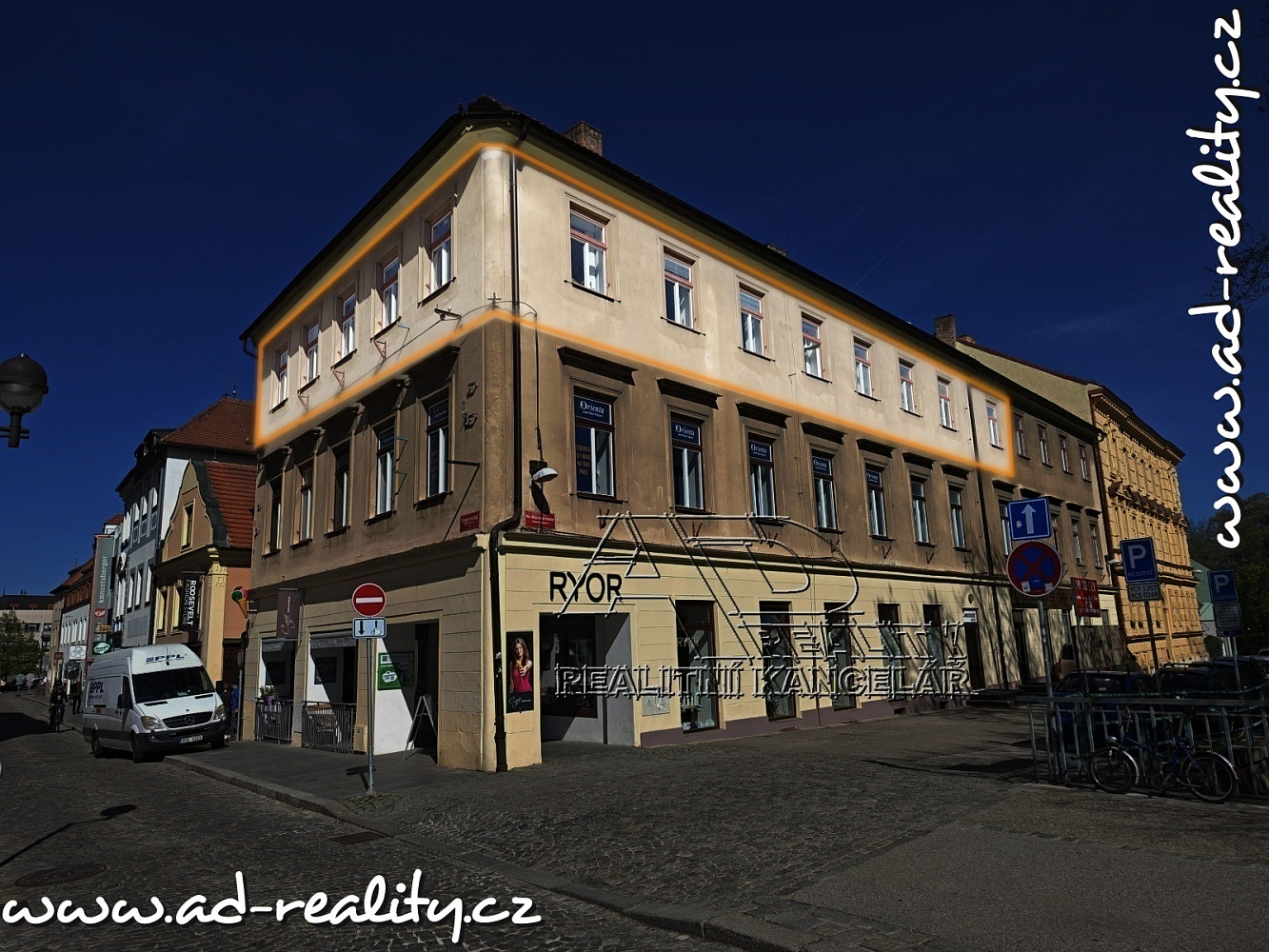 Pronájem kanceláře 210 m² — photo 2