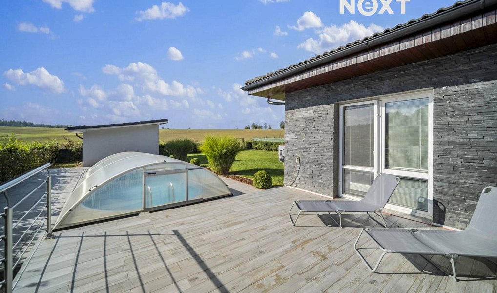 Prodej domu 199 m² s pozemkem 1 061 m², Chrtníky – náhled fotky 9