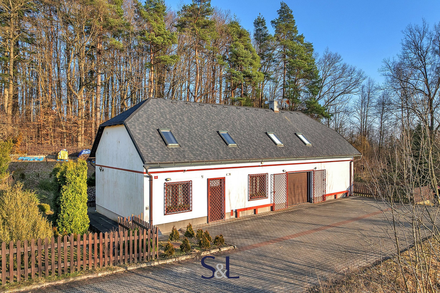 Prodej domu 201 m² s pozemkem 1 909 m²