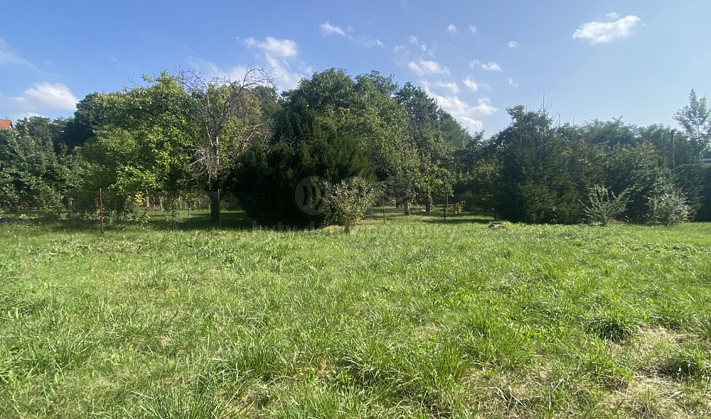 Prodej stavebního pozemku 900 m², Ohrobec – náhled fotky 5