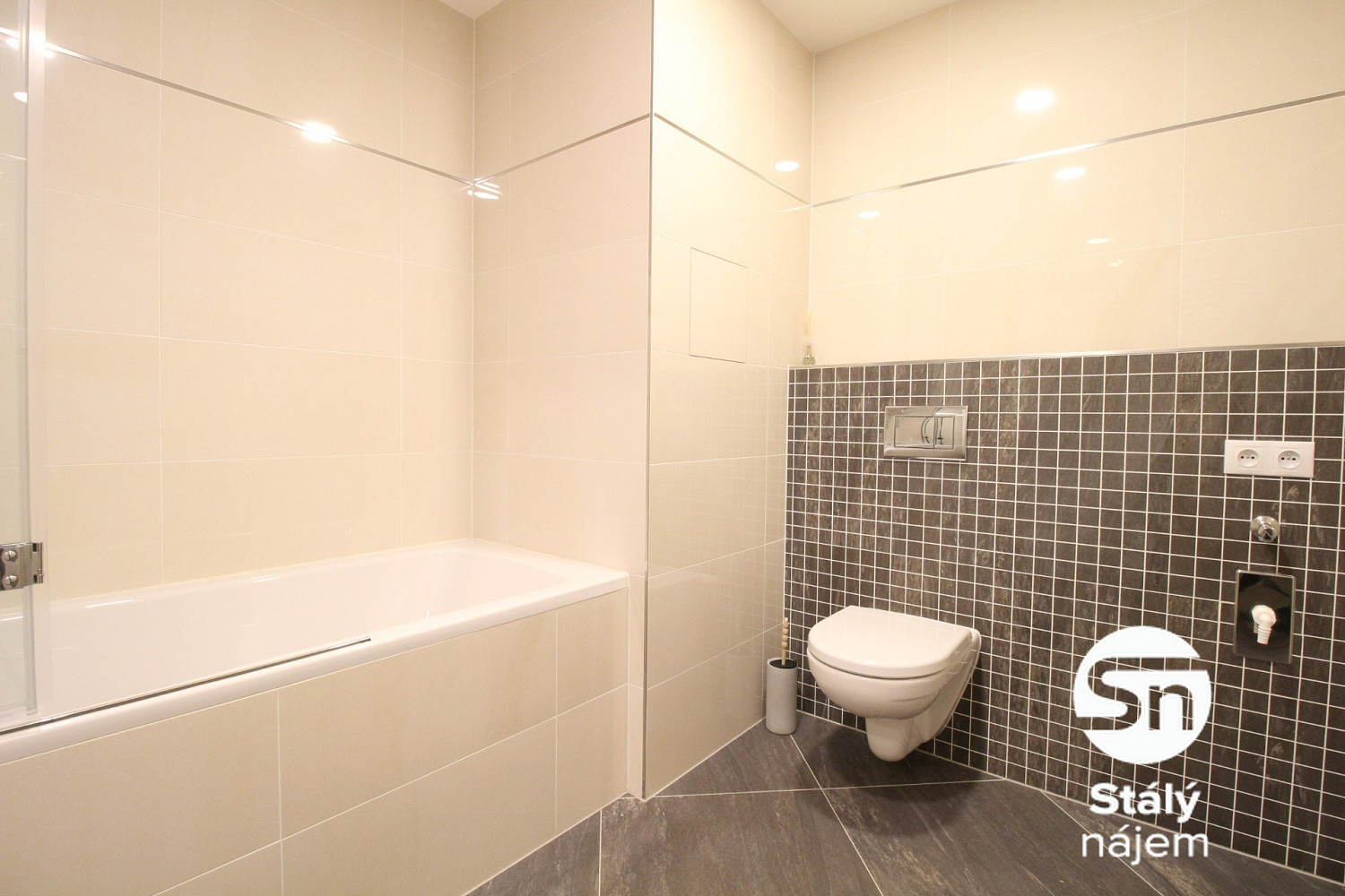 Pronájem bytu 2+kk 55 m² – fotografie 3