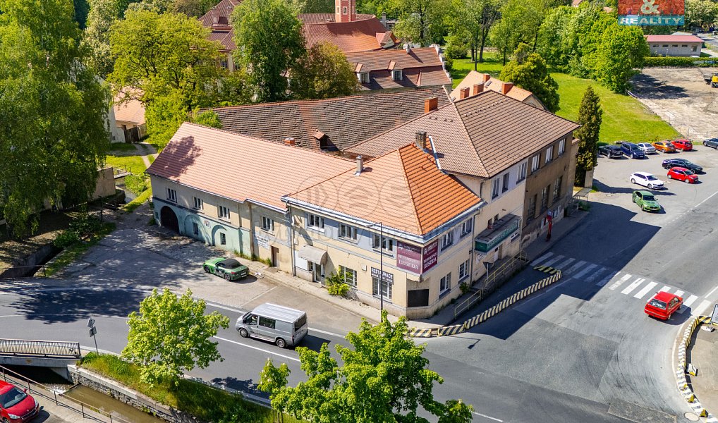Prodej nájemního domu, činžáku 1 120 m², Liběchov – fotka 1 z 29