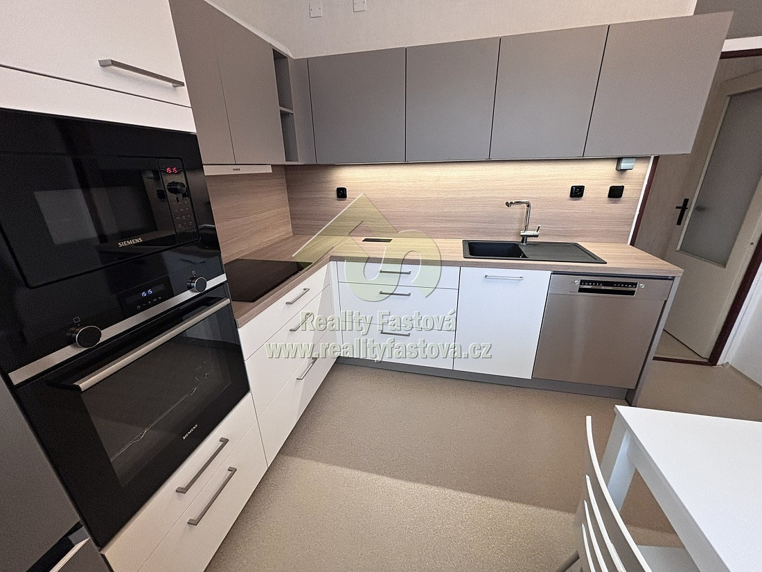 Pronájem bytu 4+1 99 m², Plzeň