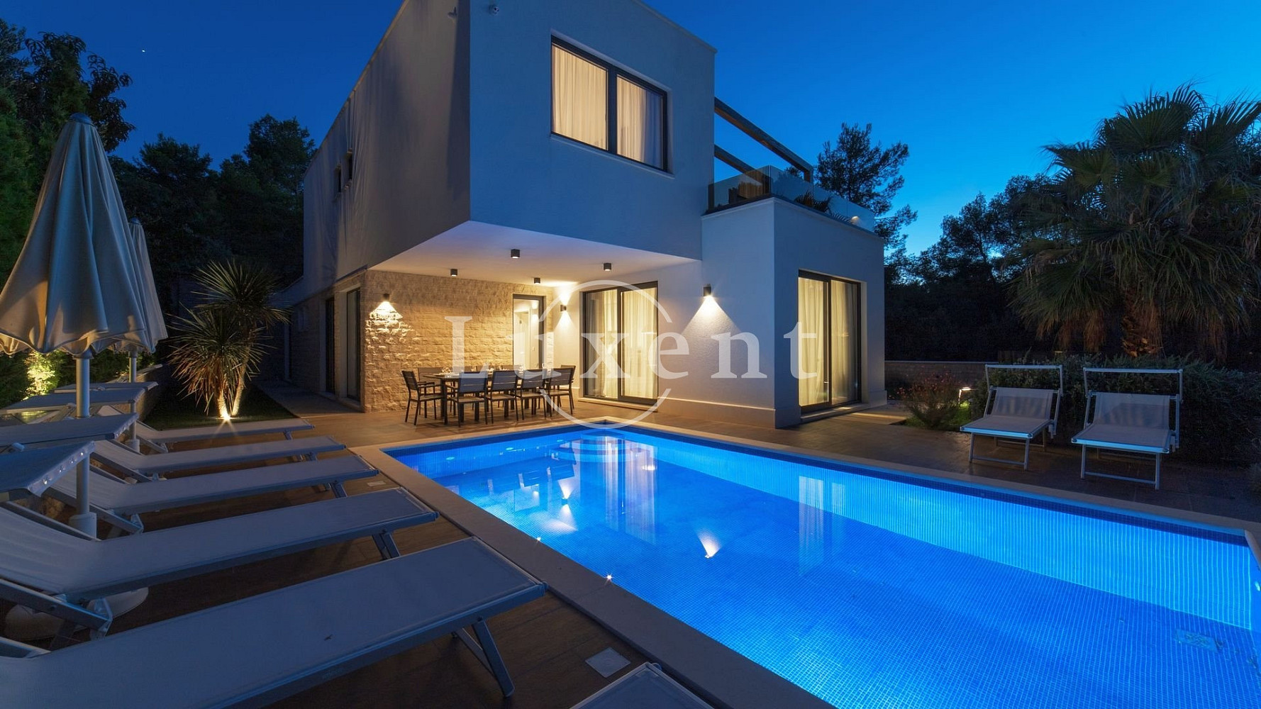 Prodej domu 250 m² s pozemkem 560 m², Ciovo