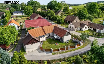 Prodej domu 250 m² s pozemkem 573 m², Postupice - Milovanice, okres Benešov