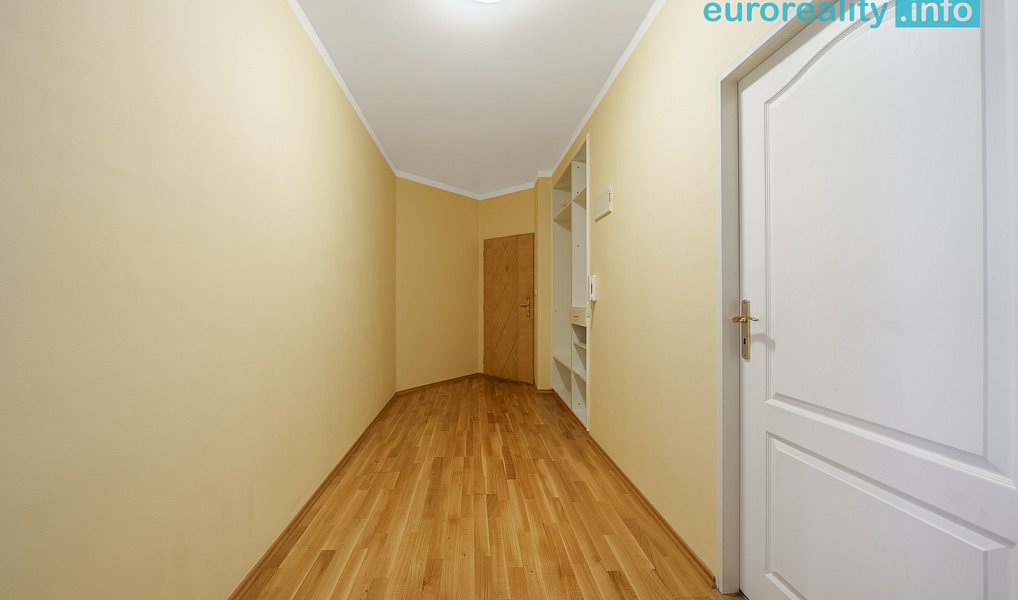 Prodej bytu 2+1 80 m², Karlovy Vary – náhled fotky 13