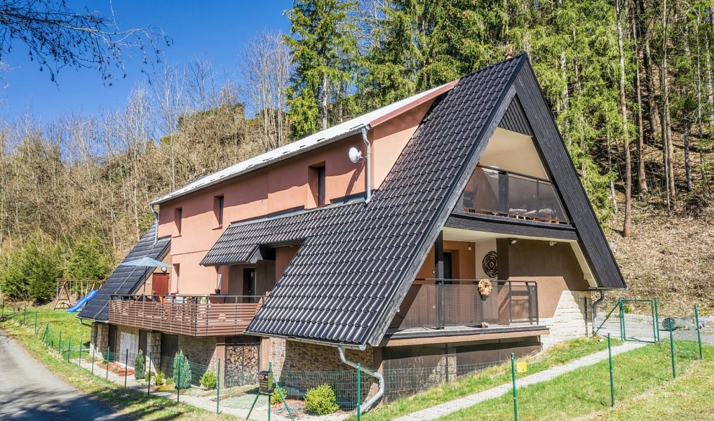 Prodej domu 300 m² s pozemkem 4 332 m², Karolinka – náhled fotky 2