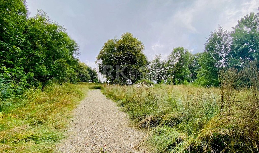 Prodej stavebního pozemku 2 552 m², Mnichov – náhled fotky 2