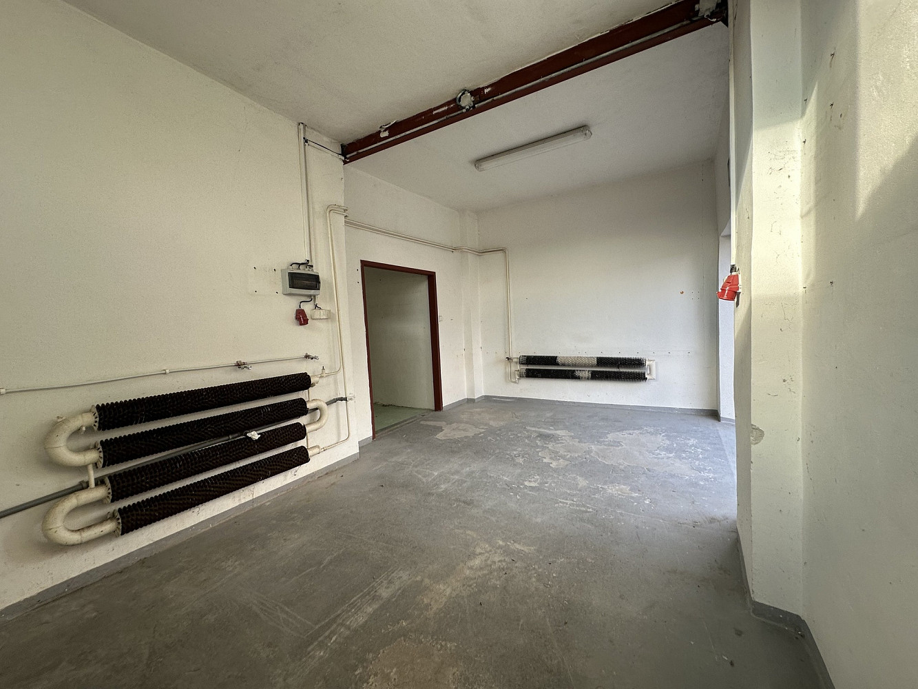 Pronájem kanceláře 200 m² – fotografie 5