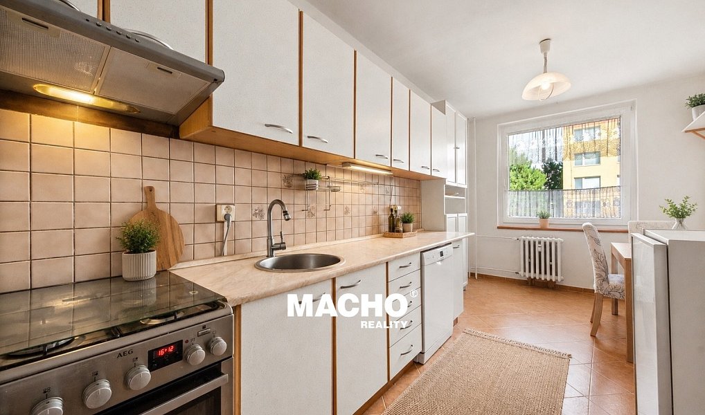 Prodej bytu 3+1 77 m², Praha – náhled fotky 4