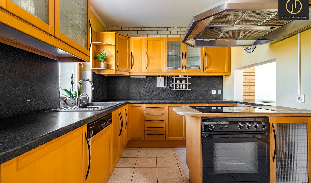 Prodej domu 535 m² s pozemkem 3 420 m², Sýkořice – náhled fotky 9