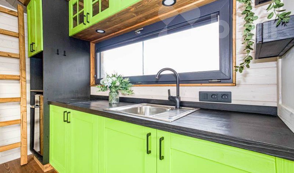 Prodej tiny house 20 m2 - plně vybavený, 2 loft na spaní, koupelna se sprchou, Přelouč – náhled fotky 20