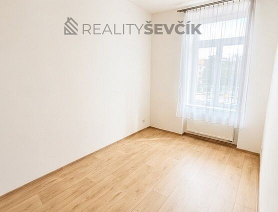 Pronájem bytu 2+kk 42 m² — photo 3