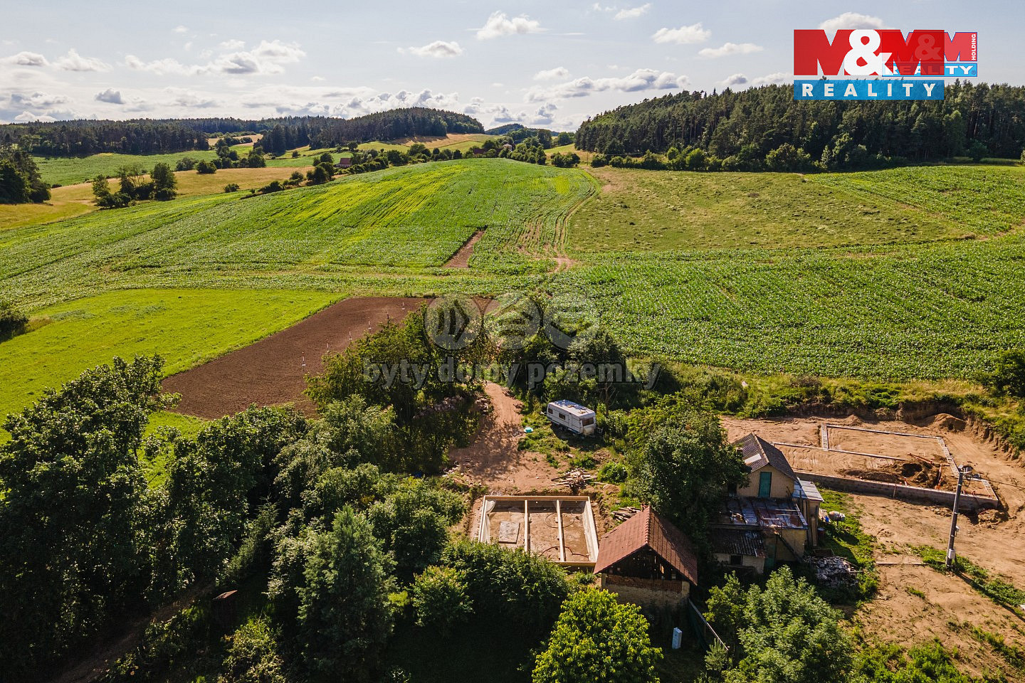 Prodej stavebního pozemku 787 m² – pohled 4