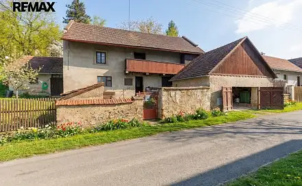 Prodej domu 90 m² s pozemkem 1 643 m², U obory, Panenské Břežany, okres Praha-východ