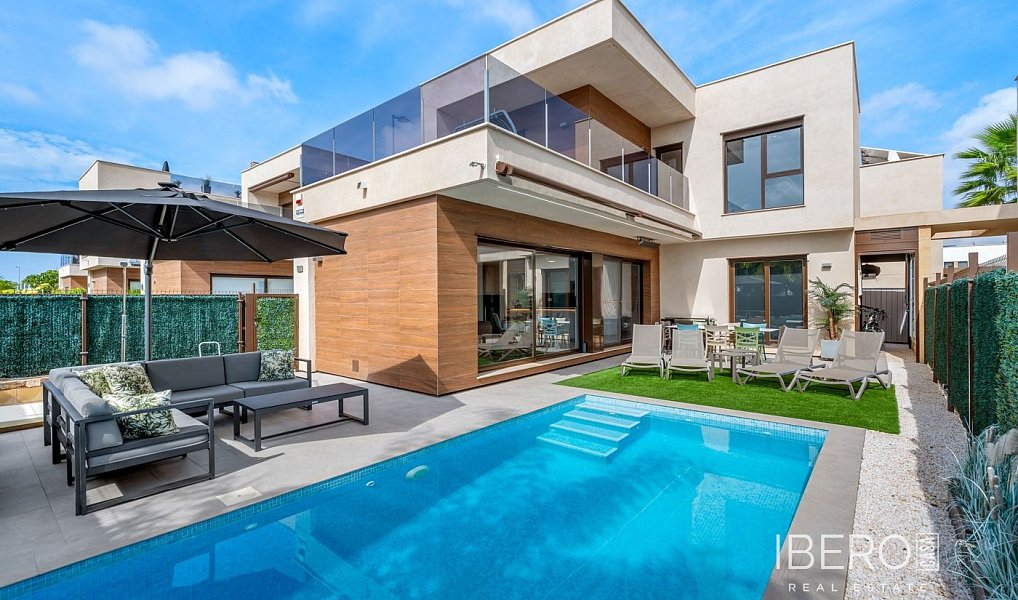 Prodej rodinného domu, 142 m², Roda Golf