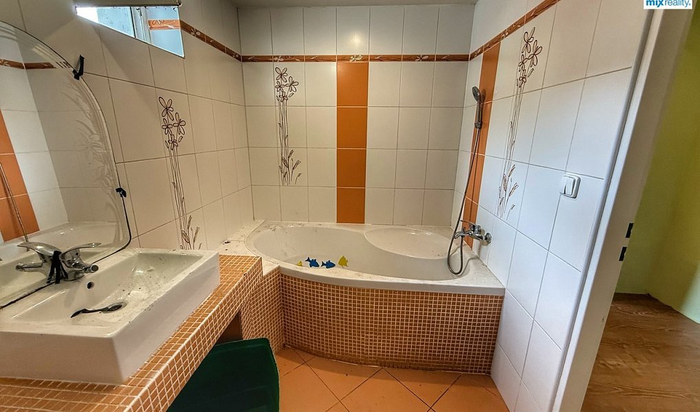Prodej domu 304 m² s pozemkem 365 m², Kraslice – náhled fotky 20