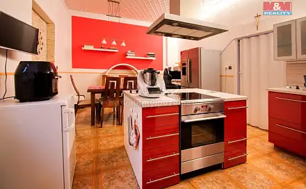 Prodej domu 650 m² s pozemkem 1 353 m², náměstí T. G. Masaryka, Vejprty, okres Chomutov
