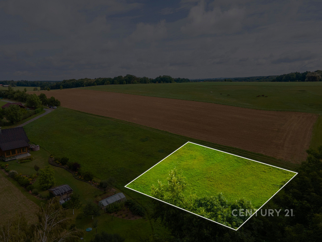 Prodej stavebního pozemku 1 811 m² – fotografie 2