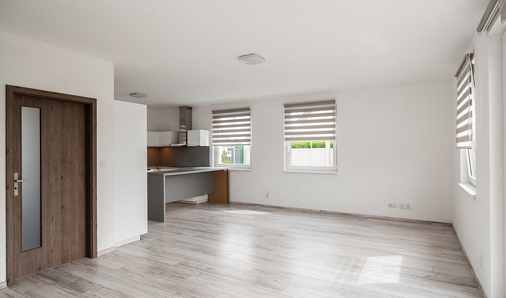 Pronájem domu 106 m² s pozemkem 701 m², Postřižín – náhled fotky 3