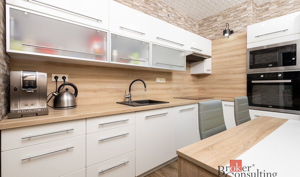 Pronájem bytu 3+1 62 m², Bruntál – náhled fotky 2