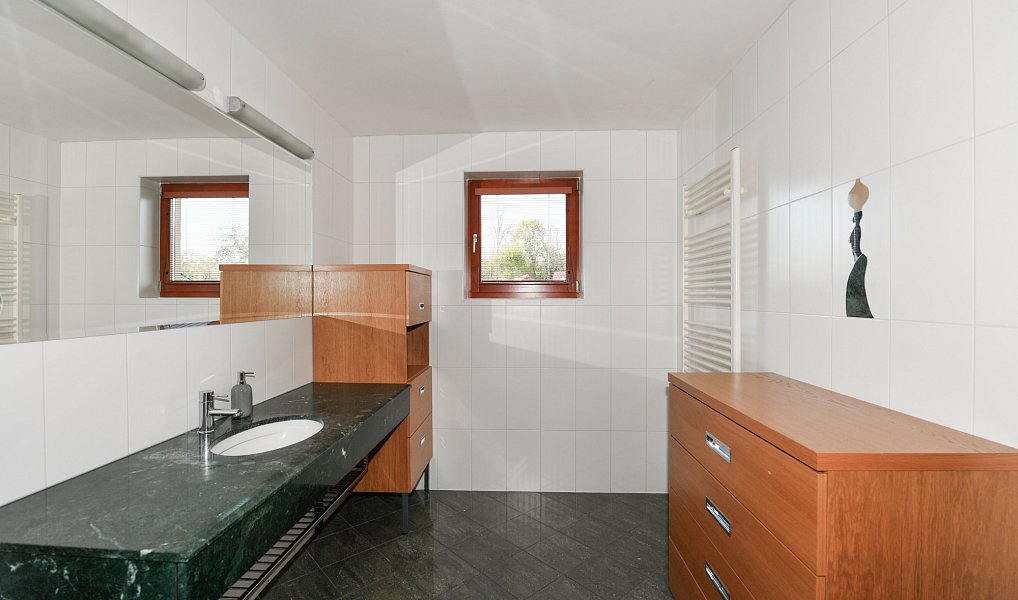Prodej domu 270 m² s pozemkem 654 m², Jesenice – náhled fotky 9