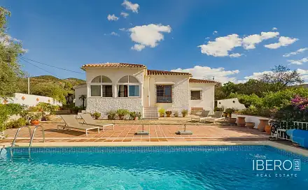 Prodej domu 140 m² s pozemkem 2 500 m², Almogía, Španělsko