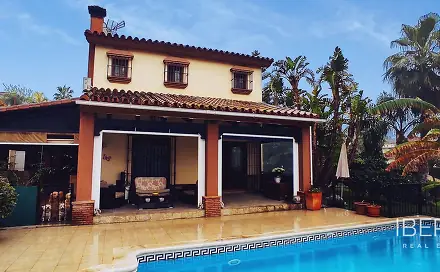 Prodej domu 190 m² s pozemkem 1 000 m², Alhaurín el Grande, Španělsko
