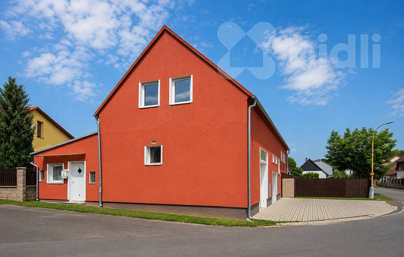 Prodej domu 130 m² s pozemkem 208 m² — photo 2