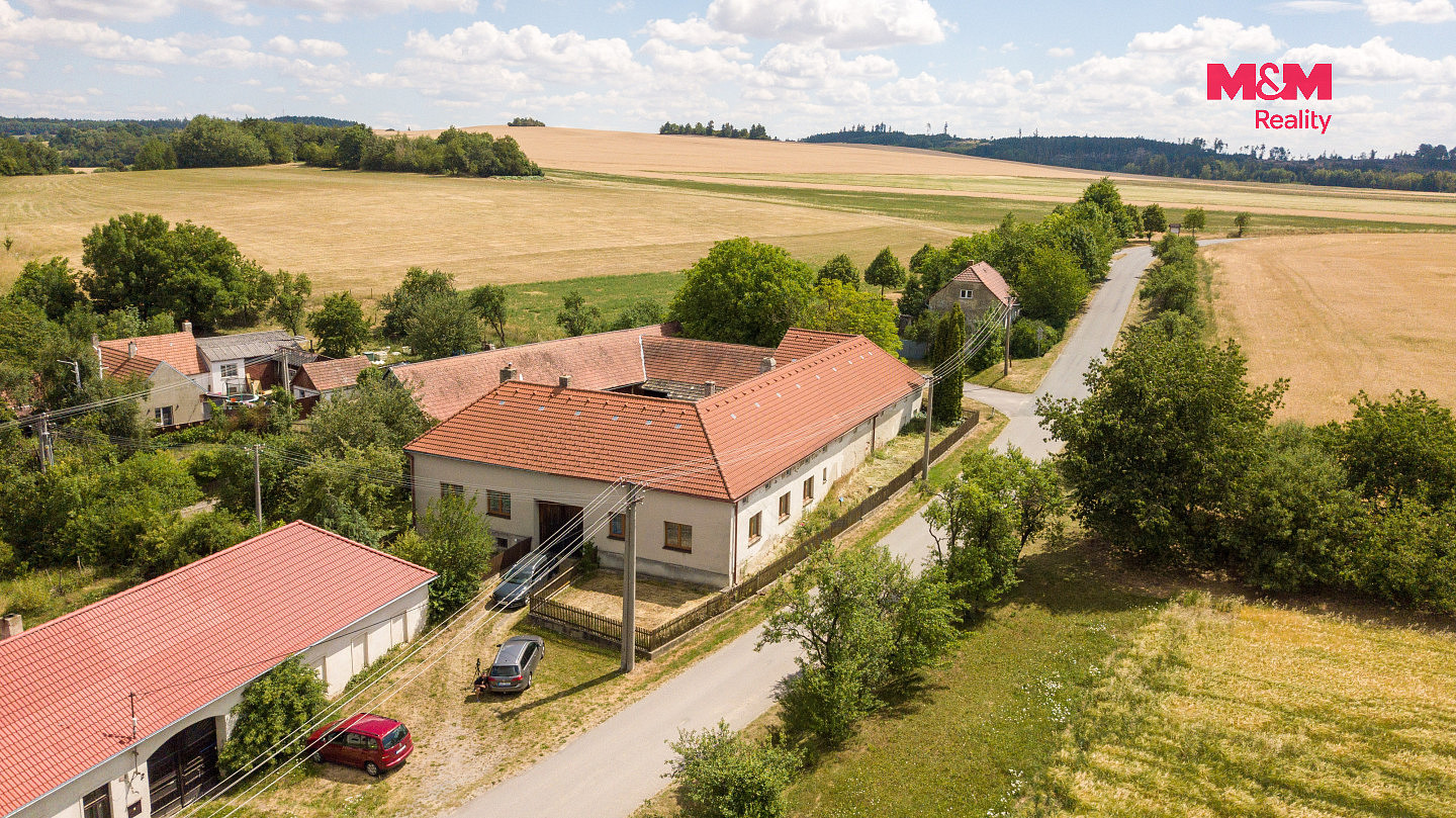 Prodej domu 189 m² s pozemkem 2 183 m² — photo 2