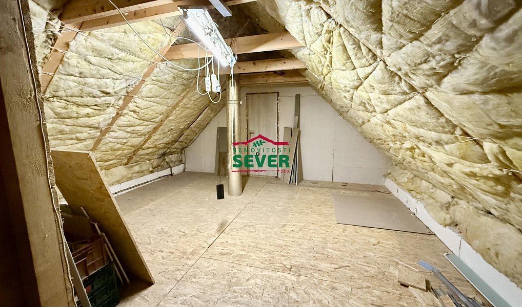 Prodej domu 220 m² s pozemkem 1 576 m², Louny – náhled fotky 40