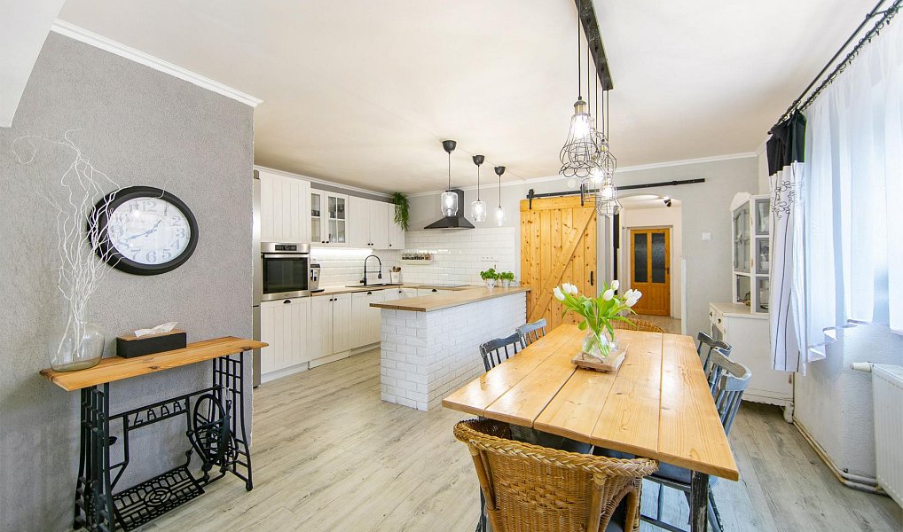 Prodej domu 208 m² s pozemkem 2 171 m², Lhotka u Radnic – náhled fotky 4