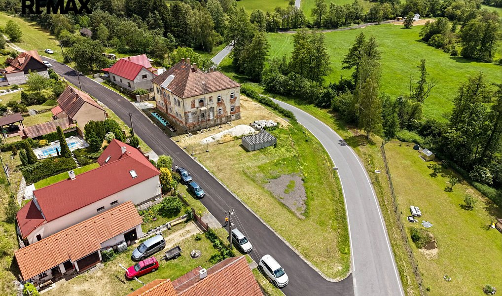 Prodej domu 735 m² s pozemkem 3 134 m², Zemětice – fotka 1 z 19