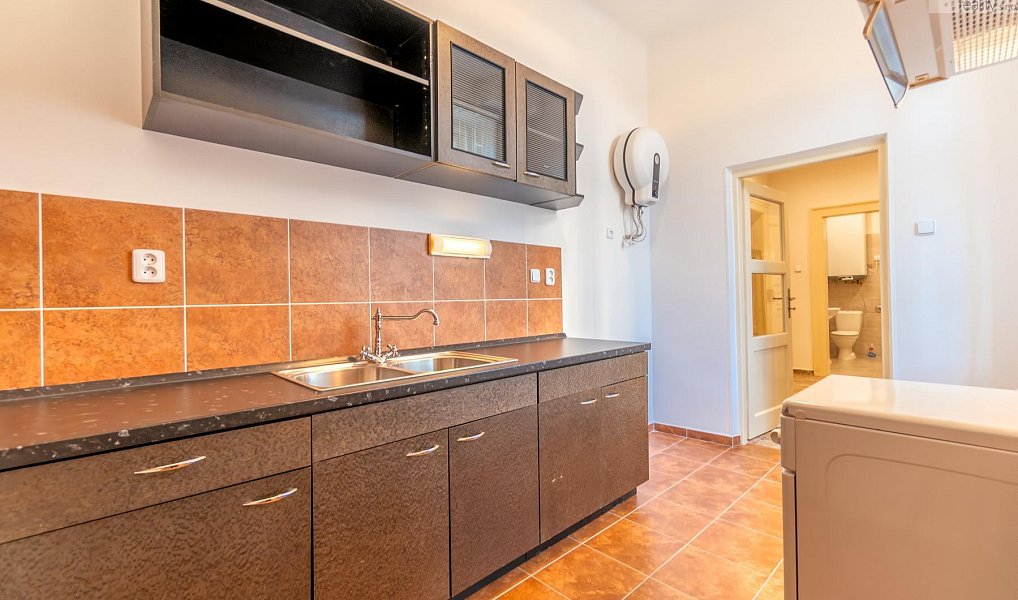 Prodej domu 326 m² s pozemkem 200 m², Žatec – náhled fotky 2