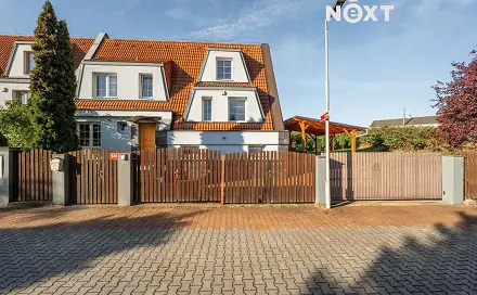Pronájem domu 248 m² s pozemkem 840 m², Dvořákova, Horoměřice, okres Praha-západ
