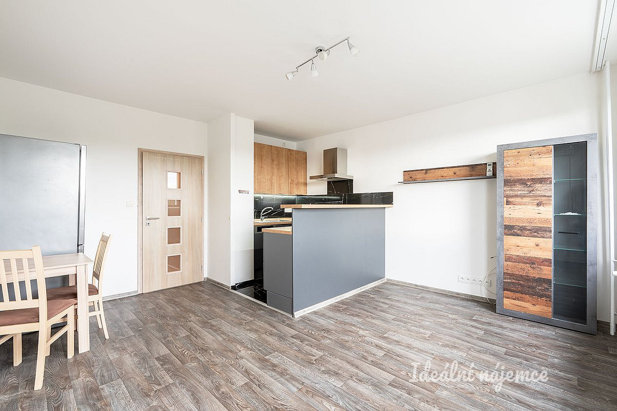 Pronájem bytu 2+kk 44 m² – fotografie 2