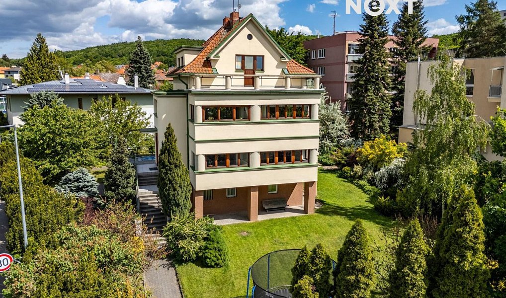 Prodej domu 300 m² s pozemkem 1 330 m², Praha – náhled fotky 2