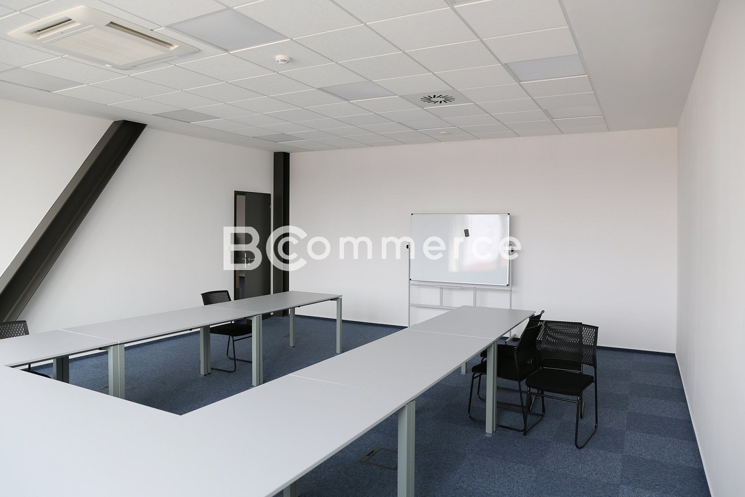 Pronájem kanceláře 351 m² – fotografie 4