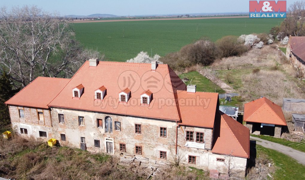 Prodej ubytovacího objektu 983 m², Žáky – fotka 1 z 27