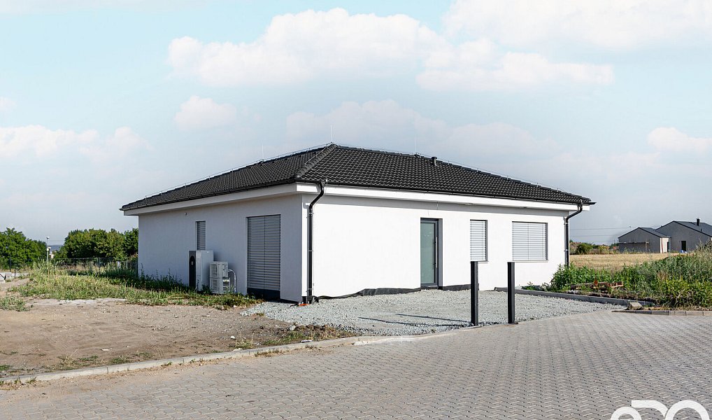 Prodej domu 108 m² s pozemkem 700 m², Dalovice – fotka 1 z 20