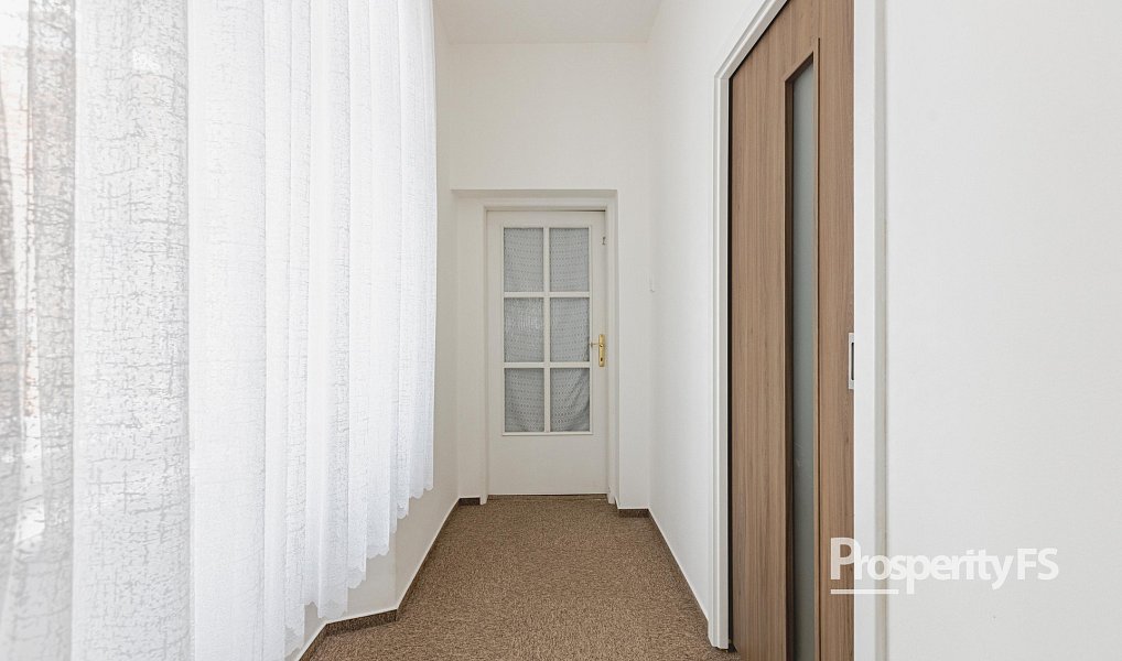 Prodej bytu 3+1 67 m², Hostinné – náhled fotky 11