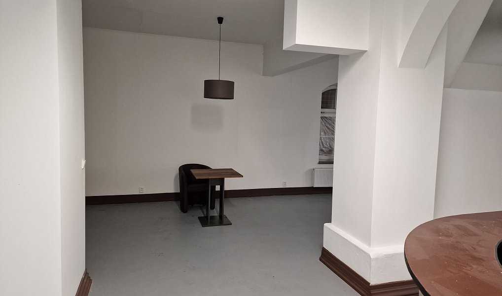 Pronájem obchodních prostor 400 m², Cheb – náhled fotky 11