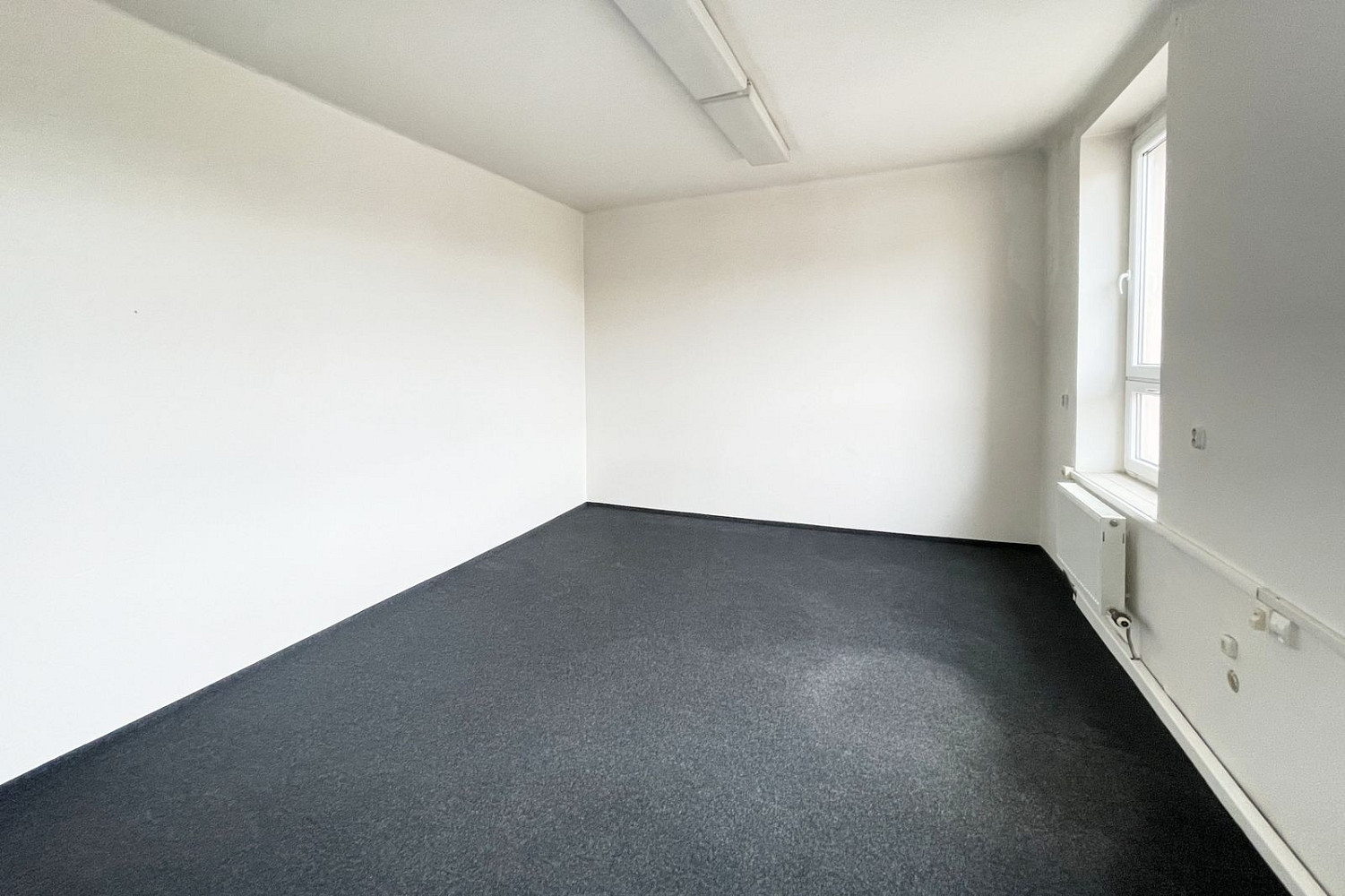 Pronájem kanceláře 20 m² – fotografie 3
