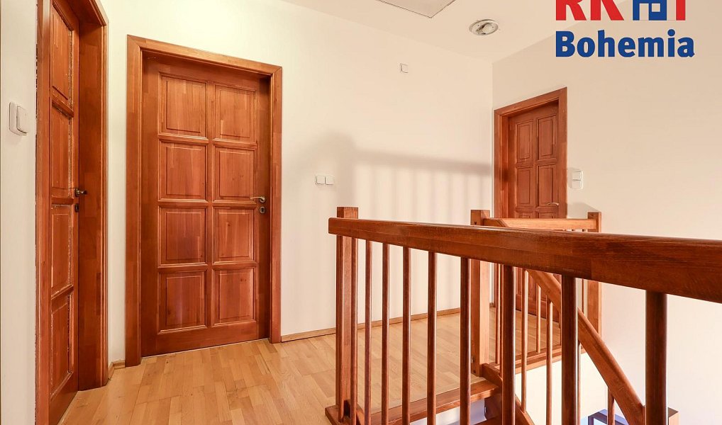 Prodej domu 309 m² s pozemkem 1 162 m², Úvaly – náhled fotky 14