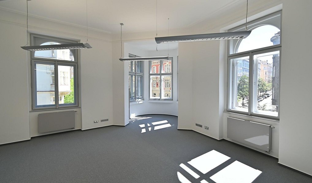 Pronájem kanceláře 147 m², Praha – náhled fotky 3