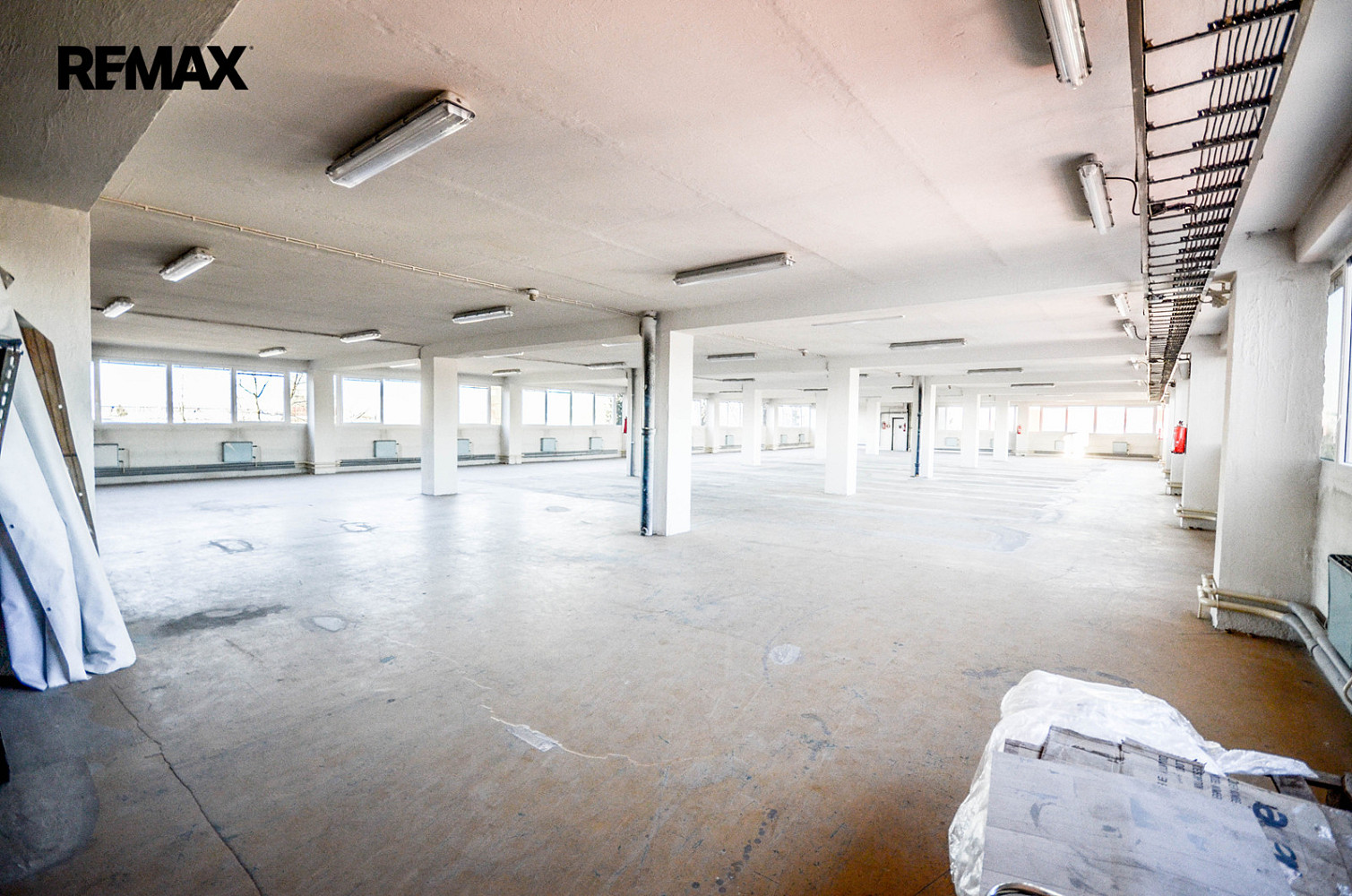Pronájem skladovacích prostor 456 m²