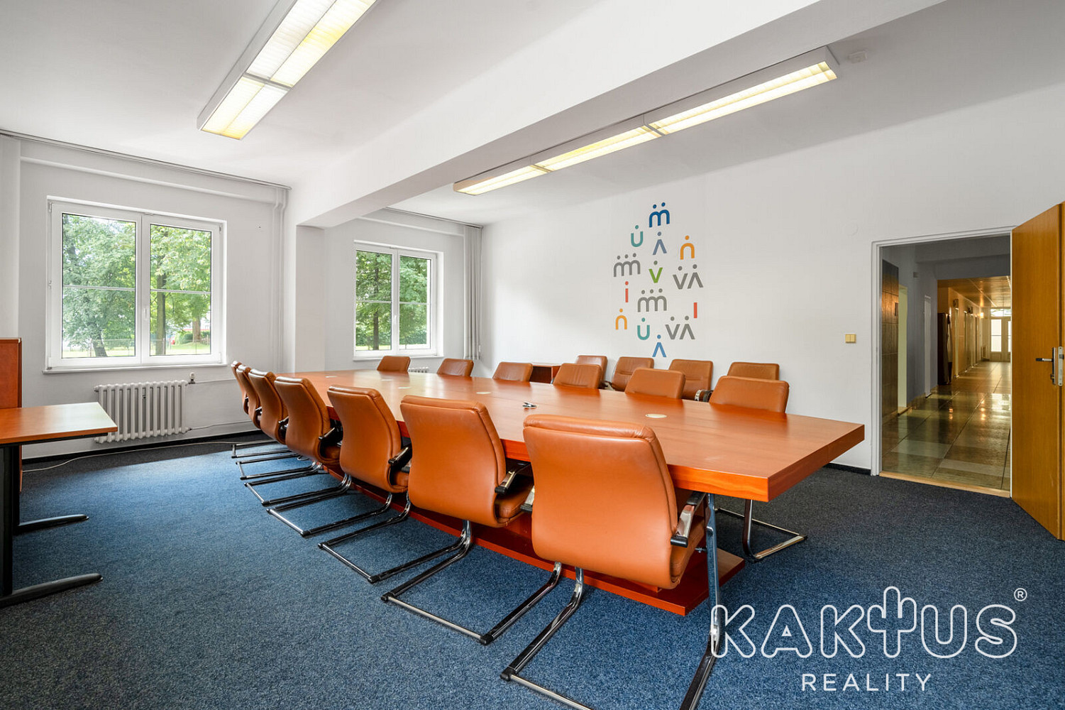 Pronájem kanceláře 377 m² – fotografie 3